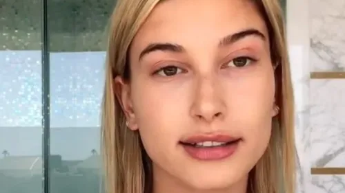 Hailey Bieber en a marre d'être au cœur des polémiques.