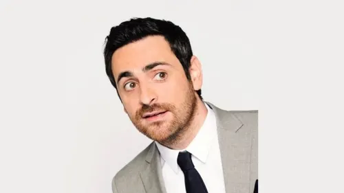 NOUVELLE ÉMISSION POUR CAMILLE COMBAL