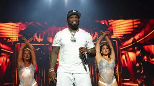 50 Cent provoque un scandale en blessant gravement une fan à son...