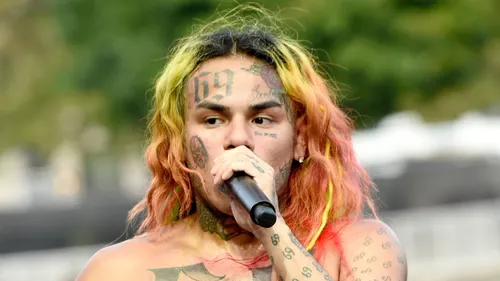  6ix9ine a fait accident de voiture alcoolisé ! (vidéo)