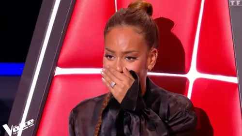 Amel Bent : la coach de The Voice fait sensation dans sa robe...