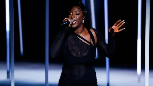 Aya Nakamura annonce son album "DNK" et sa collaboration avec SDM