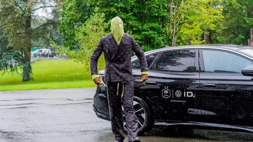 Clairefontaine : L'apparition intrigante d'un joueur des Bleus masqué 