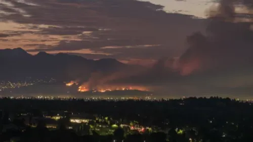 Incendies à Los Angeles : la progression des flammes entraîne de...