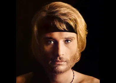 « La nuit avec moi » : écoutez cet inédit de Johnny !