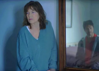 Jane Birkin regarde vers le passé avec le clip de « Ta sentinelle »
