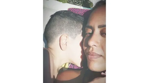 La dernière maternité d'Amel Bent l'a bouleversée