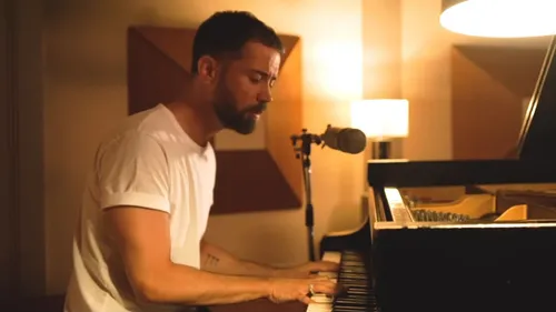 Emmanuel Moire se livre sur les chanteurs qui l'ont inspiré dans sa...