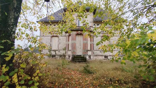 Urbex : « L’idée n’est pas de détruire, il faut être curieux »