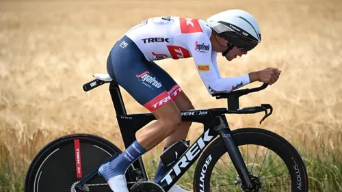 Espagne : un cycliste célèbre sa victoire... alors qu'il reste 10km...