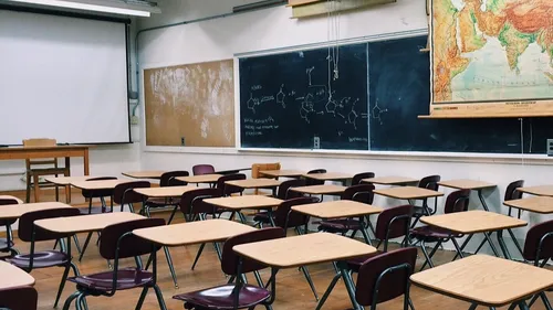 Y aura-t-il assez de profs à la rentrée au collège et au lycée ?