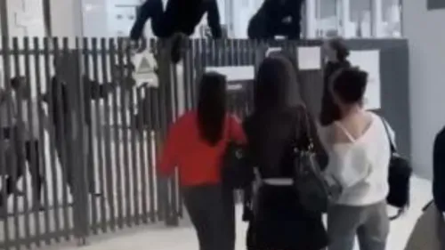 Expédition punitive dans un lycée