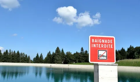 Fortes chaleurs : à Toulouse, le lac de Sesquières interdit à la...