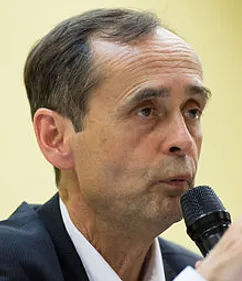 "Oz ta droite" : le mouvement de Robert Ménard