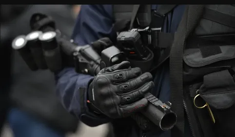 Gilets jaunes : le principal fabricant d'armes de maintien de...