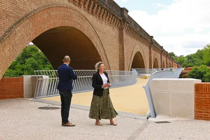 TARN: l'ouverture de la passerelle piétonne d'Albi après des années...