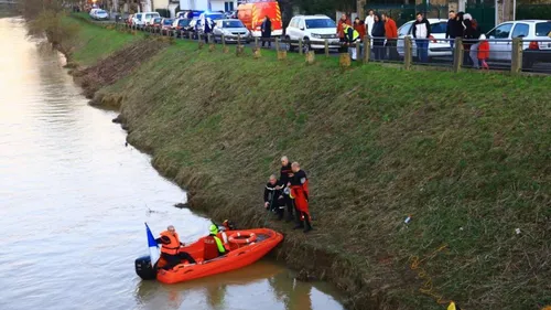 Les secours recherchent une fillette tombée à l'eau