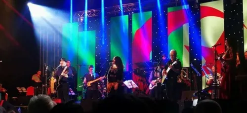 Idir : Le Président algérien, Abdemajid Tebboune  présente ses...