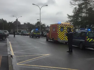 Collision entre un scooter et une voiture de gendarmerie à Vire
