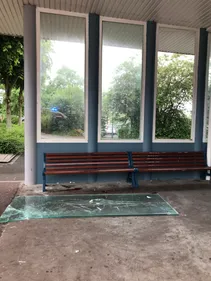Une vitre de la gare routière s'écroule sur une jeune fille de 16 ans