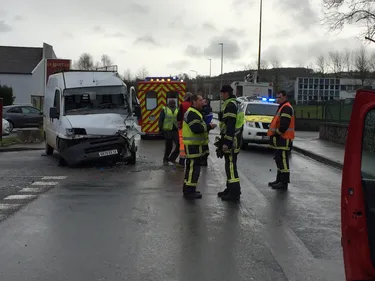 Spectaculaire collision ce lundi matin à Vire !