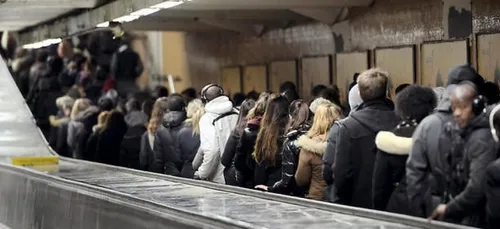 Cette agression ultra-violente dans un RER va vous laisser sans...