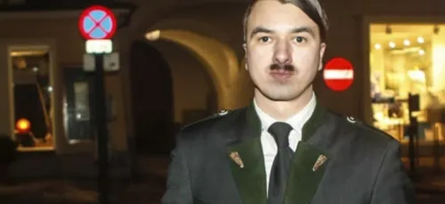 Déguisé en Adolf Hitler, cet homme termine en prison