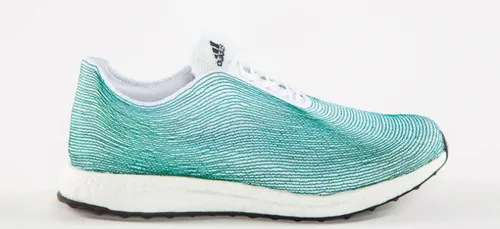 Adidas conçoit la première basket en déchets plastiques marins !
