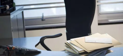 Un fonctionnaire s'absente pendant 6 ans sans que personne ne le...