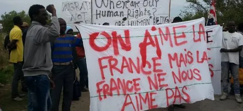 Niort : Une affiche interdit une rue "aux arabes et aux noirs".