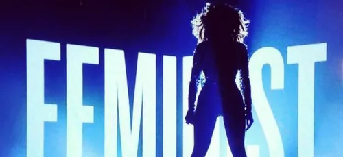 Deux féministes tournent Kaaris, Booba, et Orelsan au ridicule !!...