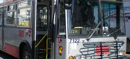 Un homme meurt après s'être battu dans le bus