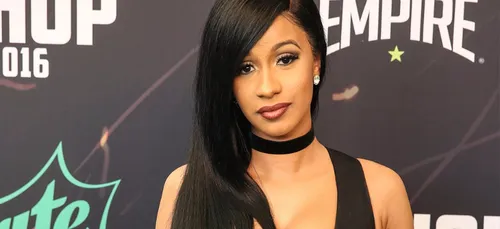 Cardi B se fait virer du Hilton pour avoir fumé de l'herbe tout en...