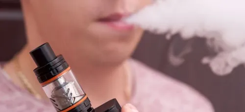 Vapoter accroîtrait réellement les risques de cancer.