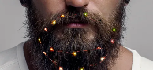 Après les boules de Noël, voici la guirlande pour barbe !