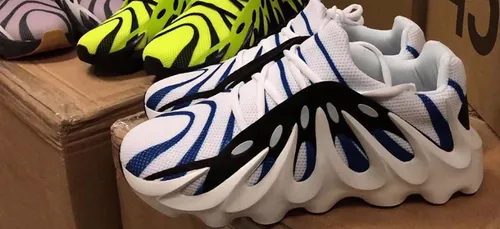 Kanye West : les Yeezy Boost 451 amusent le net ! (Photo)