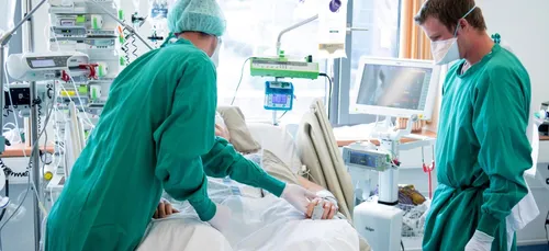 Covid-19 : 15% des patients atteints de formes graves ont ces deux...