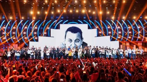 Le retour de la troupe des Enfoirés ....  en public l'année...