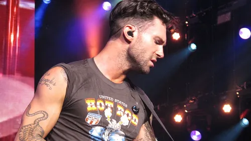 BAD BUZZ POUR ADAM LEVINE