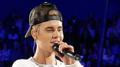 Justin Bieber coupe les ponts avec une marque de vêtements !