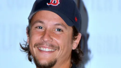 NEKFEU VICTIME D’USURPATION D'IDENTITÉ