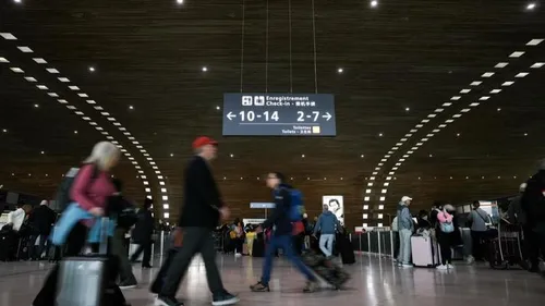 Démantèlement de réseaux de passeurs à Roissy : 26 arrestations et...