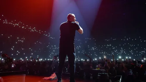 Incidents au concert de Jul à Marseille: la famille d'Akhenaton...