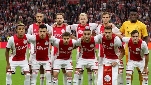 Un jeune joueur de 11 ans de l'Ajax impressionne avec 2424...