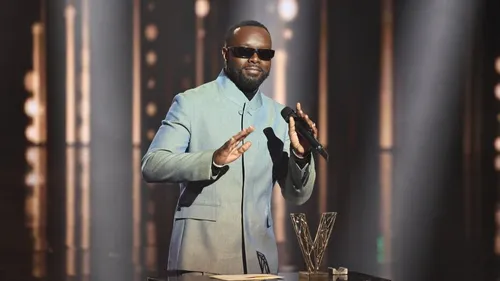 Gims triomphe aux Victoires de la Musique, Booba lance des piques...