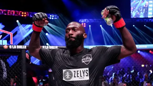 Cédric Doumbé, blessé, met sa carrière de combattant en pause