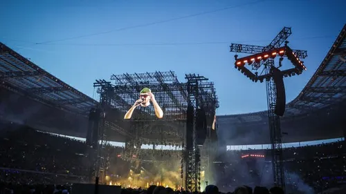 Jul enflamme le Stade de France avec son nouvel album 'D&P à vie'
