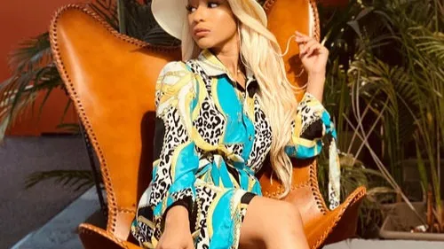 Minissia dévoile son single "Balkany", en feat avec Jok'Air !