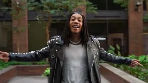 Wiz Khalifa - Don't Text Don't Call (feat. Snoop Dogg)