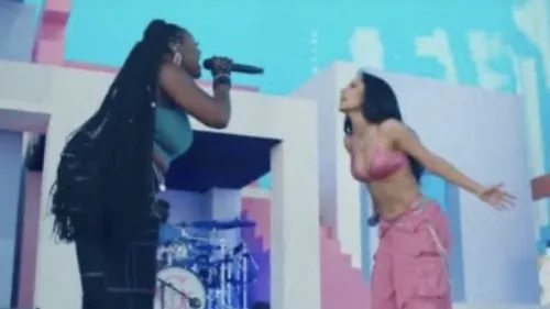 Libianca - People (feat. Becky G)